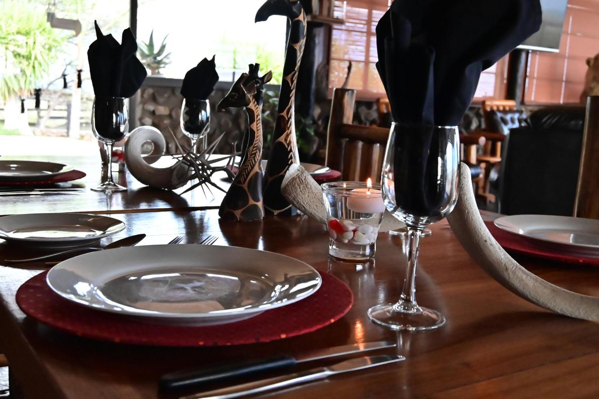 Aloegrove Safari Lodge Otjiwarongo Eksteriør billede